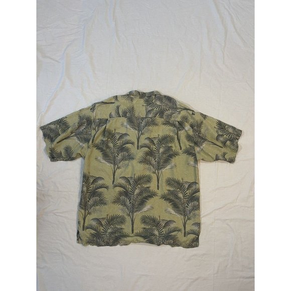 Tommy Bahama Men's Medium Silk Hawaiian Button Front Short Sleeve Shirt. - Picture 5 of 5